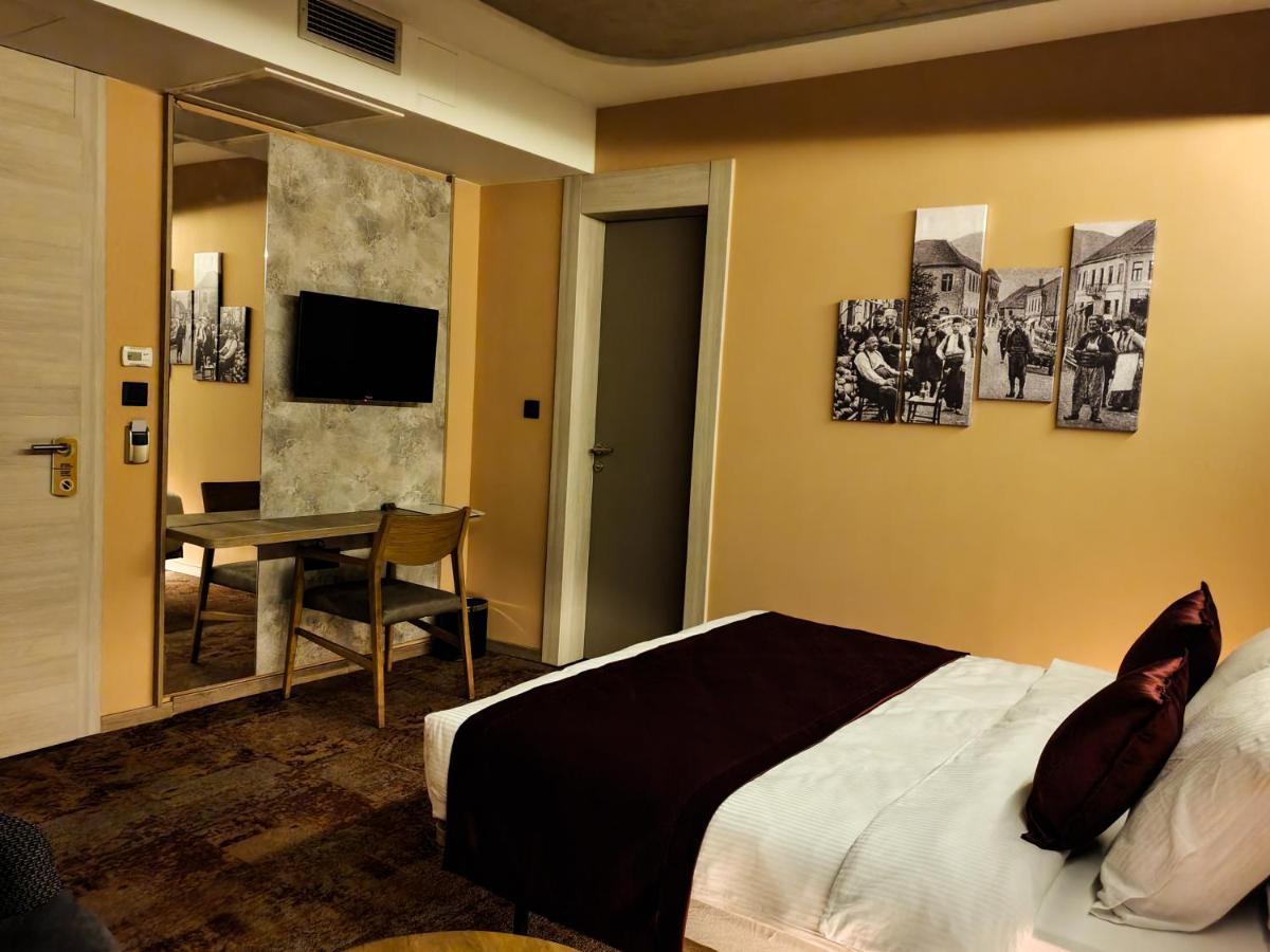 Hotel City Code Зениця Екстер'єр фото