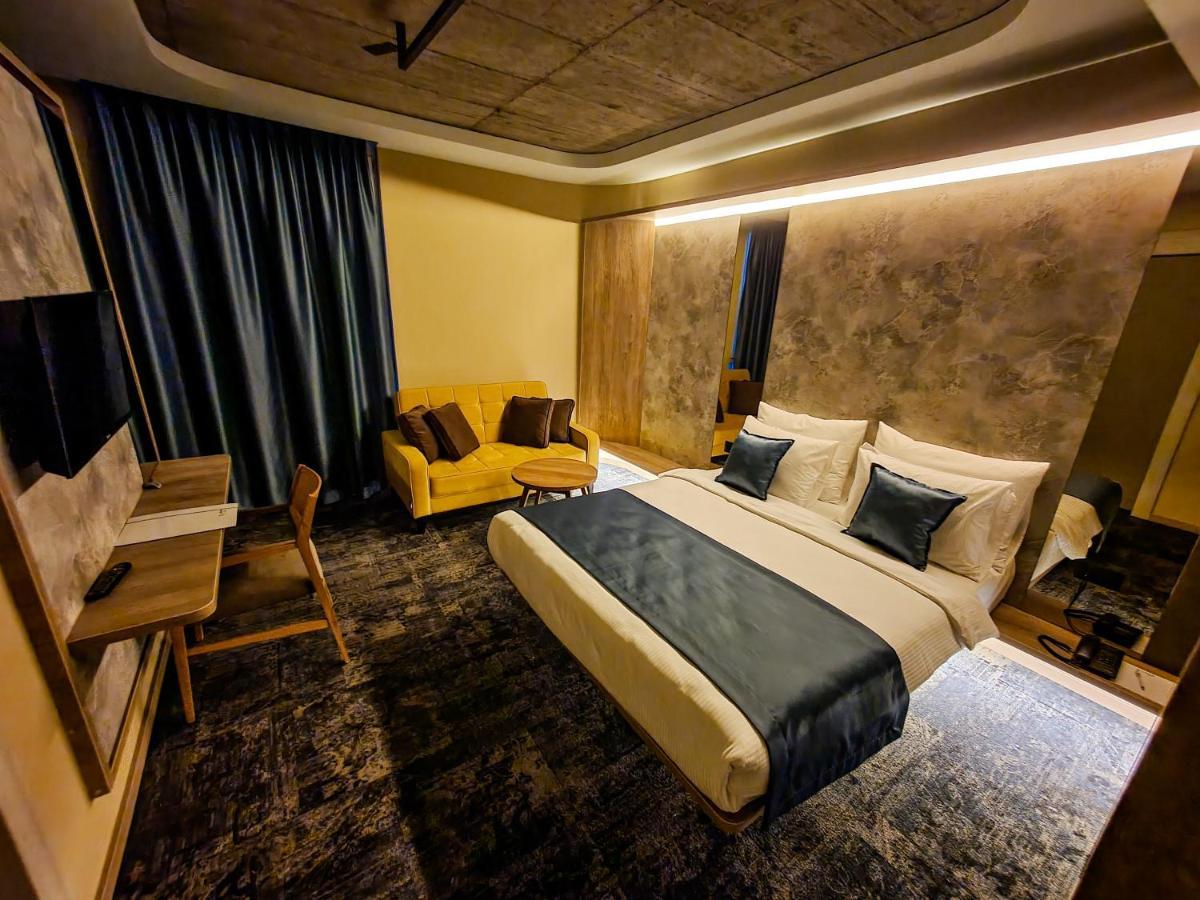 Hotel City Code Зениця Екстер'єр фото